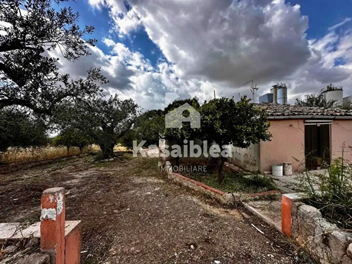 Casa con 5 locali in vendita in Cda Coffa, Chiaramonte Gulfi