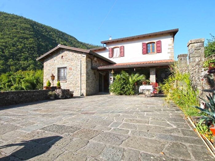 Casa con 6 locali in vendita in Via Fabio Filzi SNC Snc, Posara, Fivizzano