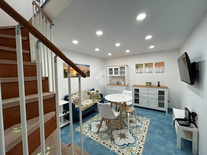 Appartamento monolocale in affitto in San Felice, Napoli