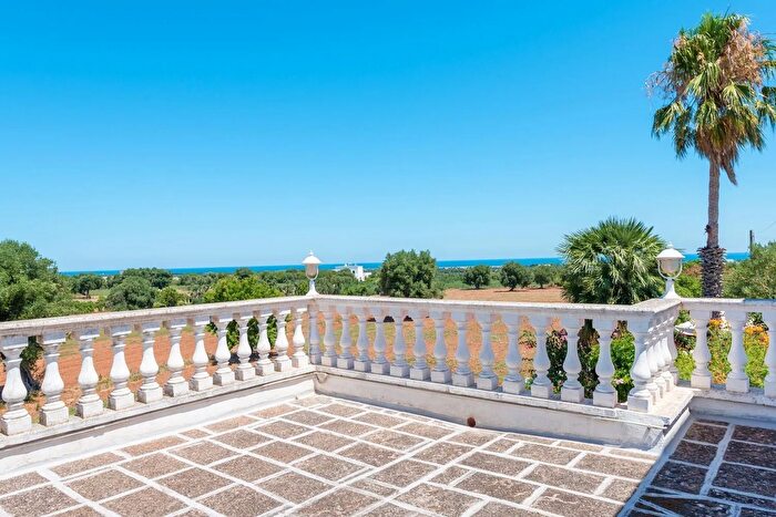 Casa con 6 locali in vendita in Fasano