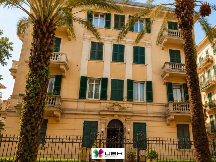 Appartamento trilocale in vendita in Viale Francescotappani, Chiavari