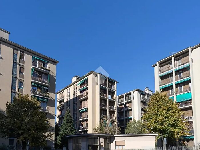 Appartamento trilocale in vendita in Via Valassina, Milano