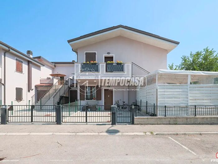 Appartamento trilocale in vendita in Via Don Lorenzo Milani, Massa Lombarda