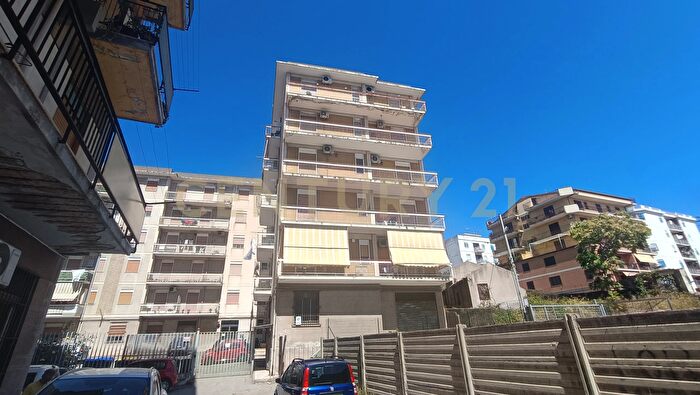 Appartamento con 5 locali in vendita in Via Adolfo Celi, Messina