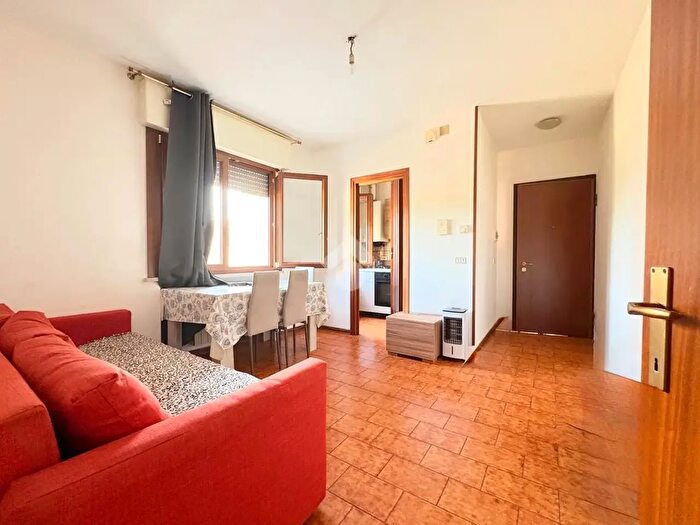 Appartamento trilocale in vendita in Via Caltanissetta, Udine