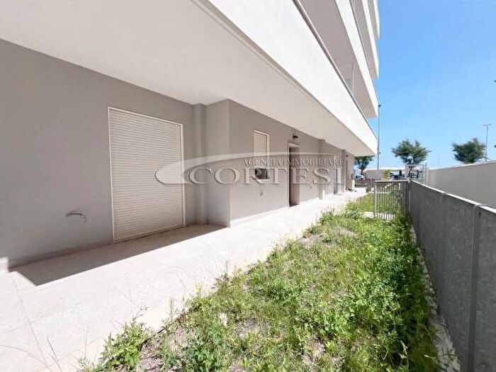 Appartamento trilocale in vendita in Strada Terza, Senigallia