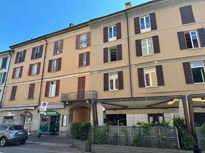 Appartamento trilocale in vendita in Via Milano, Como