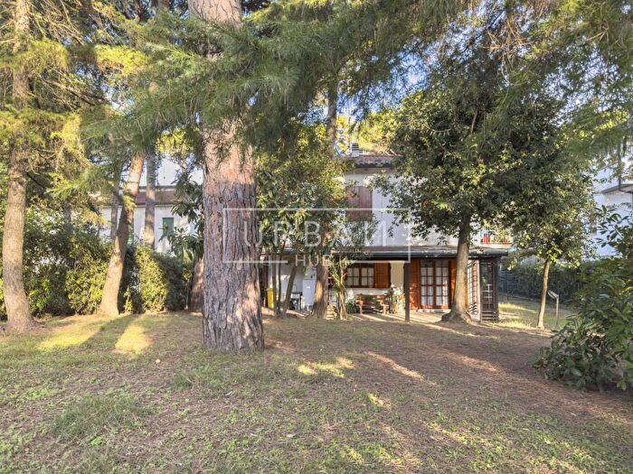 Appartamento trilocale in vendita in Viale delle Palme, Ravenna