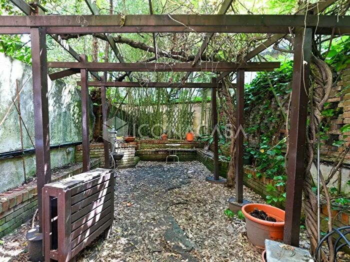 Casa con 7 locali in affitto in Via Luigi Frapolli, Milano