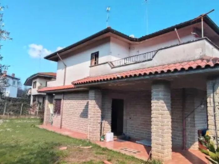 Casa con 6 locali in vendita in Via Aldo Moro, Oriolo Romano