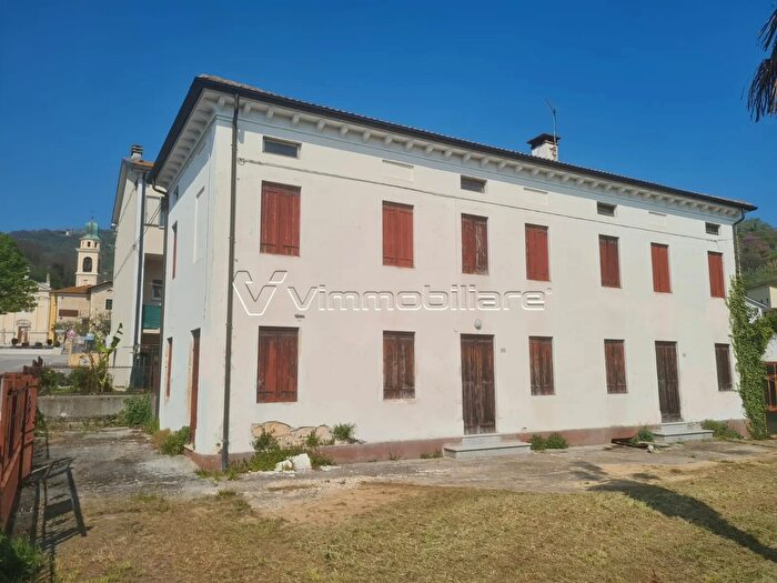 Casa con 10 locali in vendita in Via G Verdi, Villaga