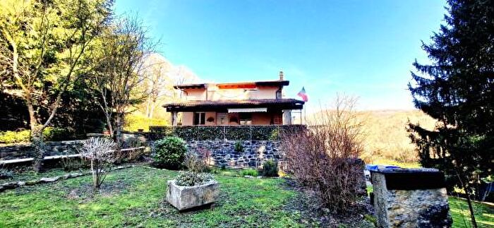 Casa con 6 locali in vendita in Via Novembre, Alto Reno Terme