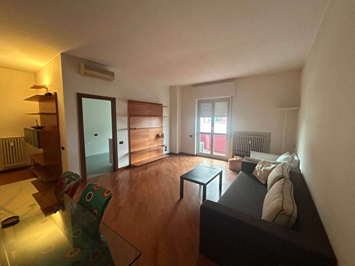 Appartamento trilocale in affitto in Via Edmondo De Amicis, Centro, Rho