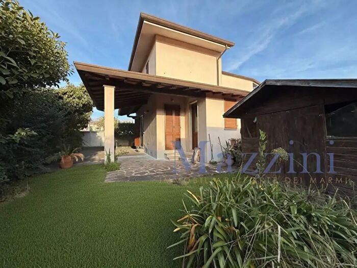 Casa con 6 locali in vendita in Via Emilia, Forte Dei Marmi