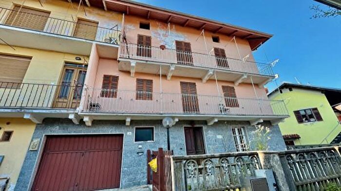 Casa con 6 locali in vendita in Frazione Cerruti, Valdilana