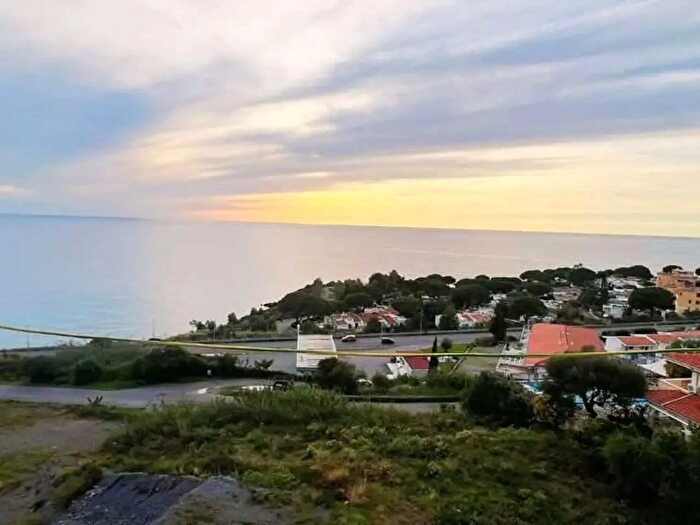 Appartamento trilocale in vendita in Via Egidio Covello, Scalea