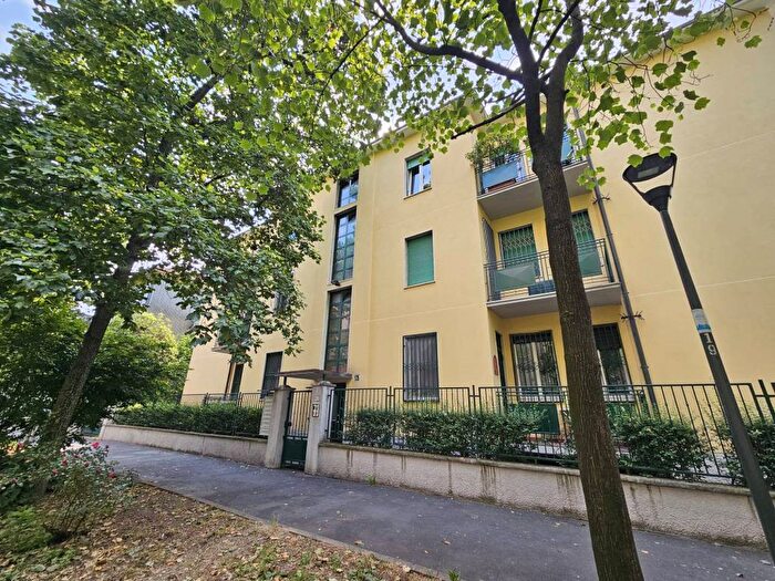 Appartamento trilocale in affitto in Via Sebastiano Veniero, Monte Rosa Lotto, Milano