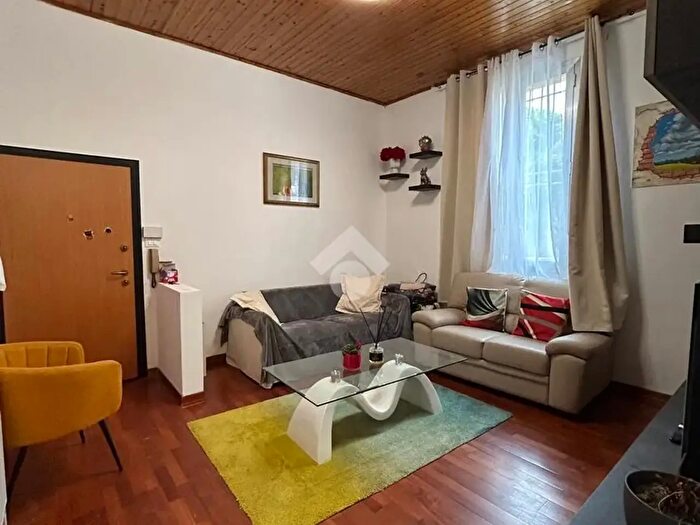 Appartamento quadrilocale in vendita in Via Emilia Levante, Bologna