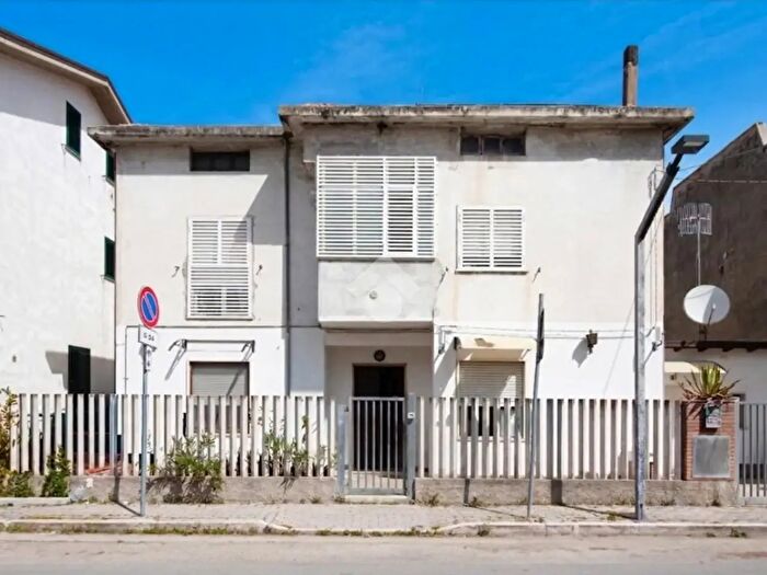 Appartamento trilocale in vendita in Via G Marconi, Martinsicuro