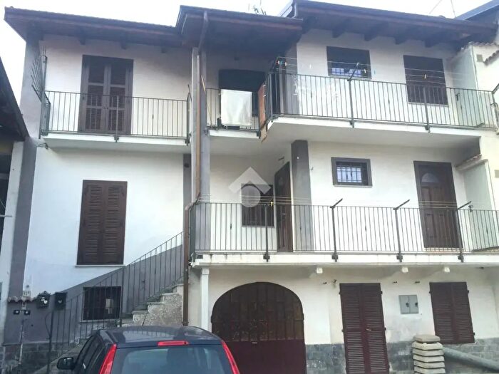 Appartamento trilocale in affitto in Via Roma, Chiusa Di San Michele