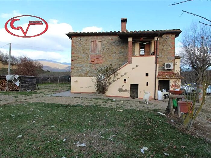 Casa con 6 locali in vendita in Traiana, Terranuova Bracciolini