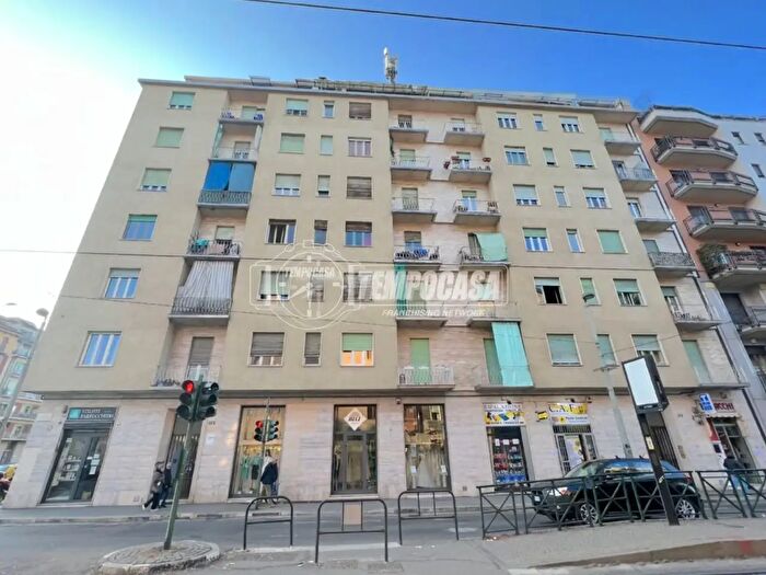 Appartamento trilocale in vendita in Corso Giulio Cesare, Torino