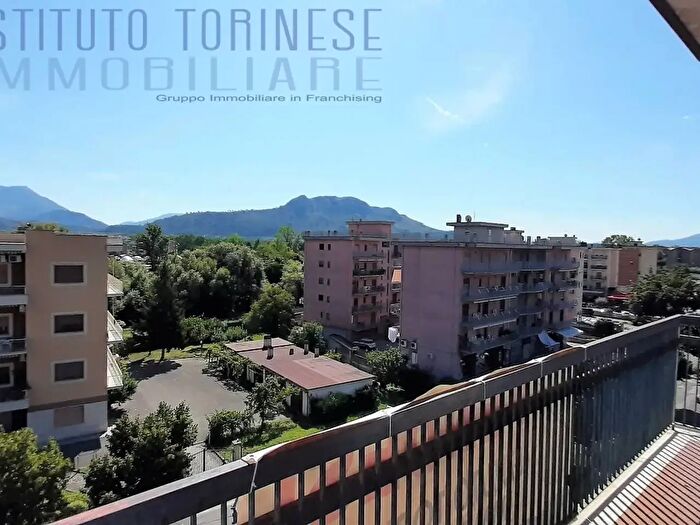 Appartamento con 6 locali in affitto in Viale Europa Snc, Cassino