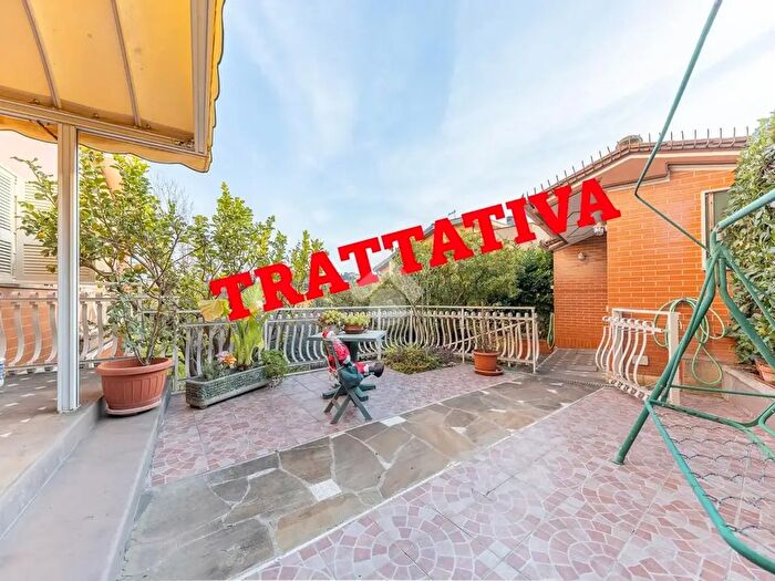 Casa con 6 locali in vendita in Via Rocco Santoliquido, Roma