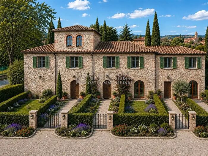 Casa quadrilocale in vendita in Via Grandi, Asciano