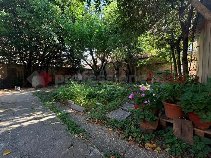 Casa con 9 locali in vendita in Via Giuliano da Sangallo, Prato