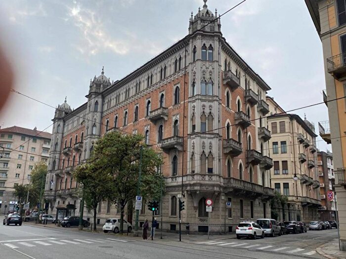 Appartamento con 5 locali in affitto in Corso Germano Sommeiller, San Secondo, Torino