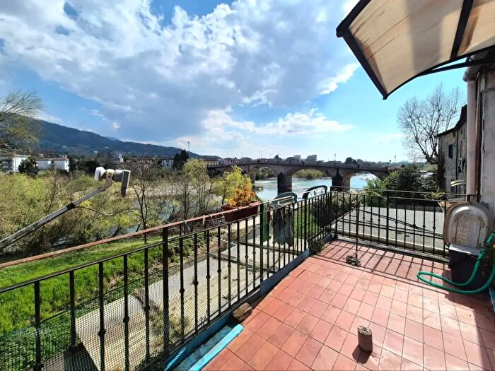 Appartamento trilocale in vendita in Lucca