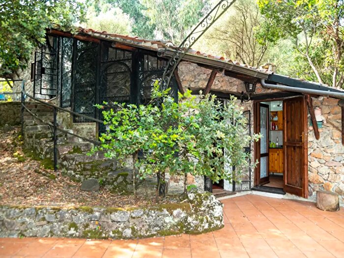 Casa con 5 locali in vendita in Via Barbarola, San Giovanni A Piro