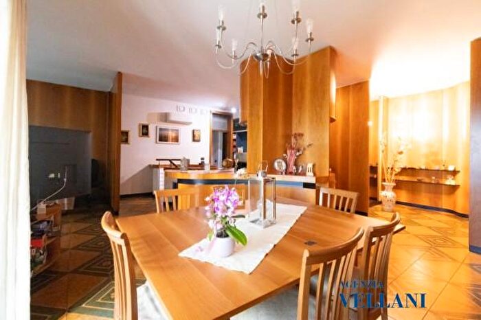 Appartamento con 6 locali in vendita in Carpi