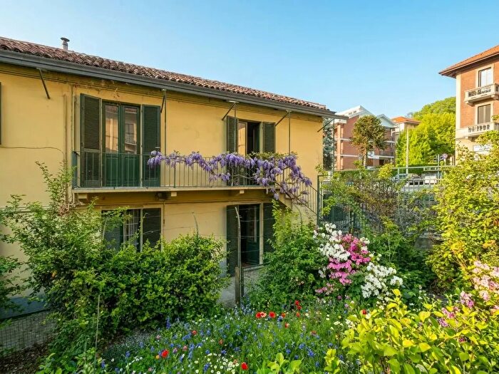 Casa con 6 locali in vendita in Corso Moncalieri, Torino