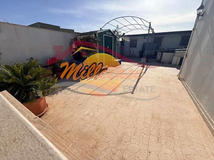 Appartamento quadrilocale in vendita in Via Rapisardi, Siracusa
