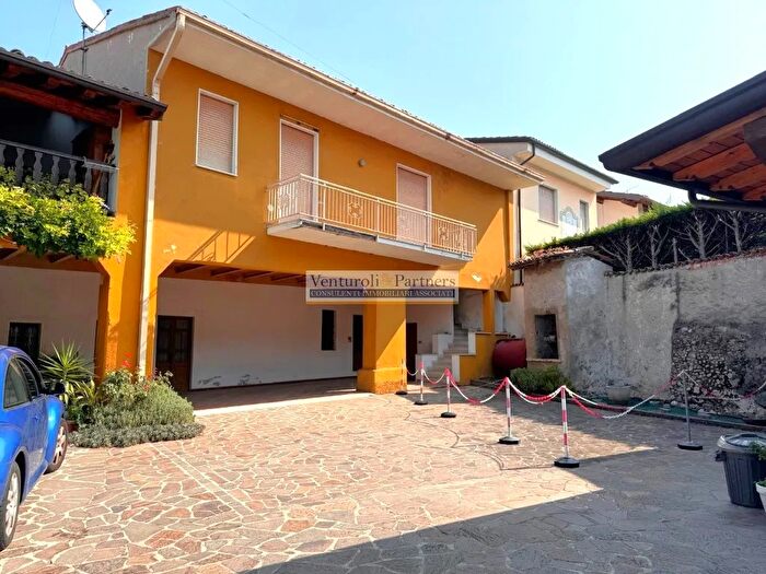 Casa quadrilocale in vendita in Malocco, Lonato