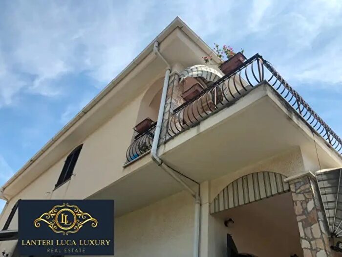 Casa con 6 locali in vendita in Via Nervia, Ventimiglia