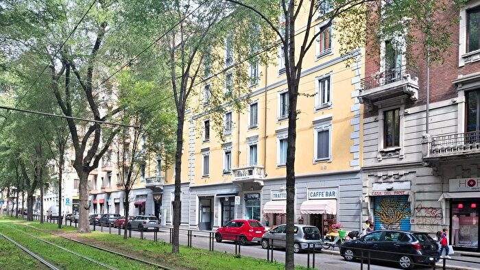 Appartamento trilocale in vendita in Via Mac Mahon, Milano