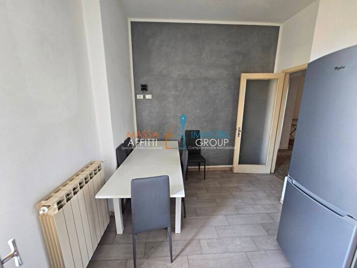 Appartamento con 6 locali in affitto in Via Giuseppe Garibaldi, Marina di Carrara, Carrara