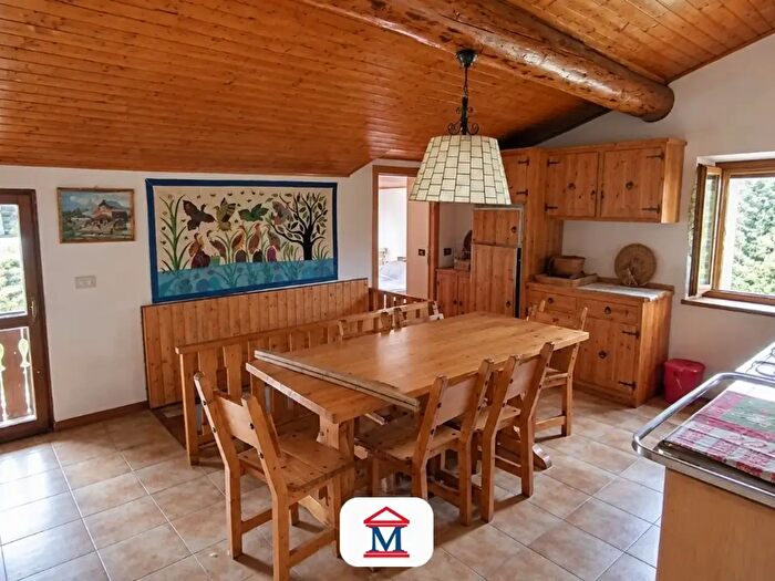 Casa con 5 locali in vendita in Moio De' Calvi