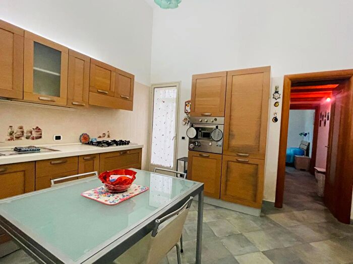 Appartamento trilocale in vendita in Via Santa Maria di Gesù, Siracusa