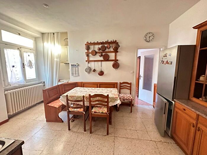 Appartamento trilocale in vendita in Via Lunense, Carrara