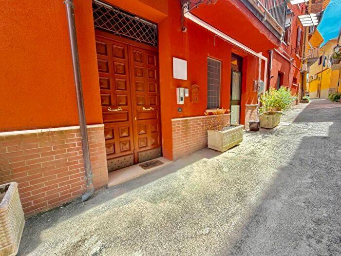 Appartamento trilocale in affitto in Via Badia San Pietro, Centro Storico, Benevento
