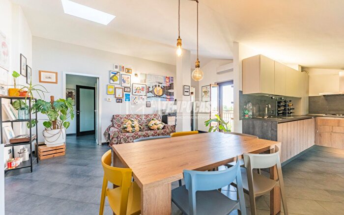 Appartamento trilocale in vendita in Via Galileo Vercesi, Abbiategrasso