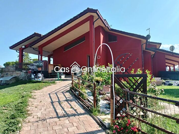 Casa con 11 locali in vendita in Strada Mugnano Poggio Montorio, Perugia