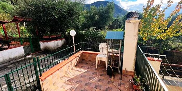 Appartamento con 5 locali in vendita in Località Viscigliosa, Praia A Mare