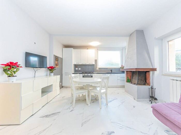 Appartamento trilocale in affitto in Via delle Meduse, Isola Sacra, Fiumicino