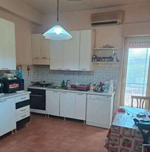 Appartamento in vendita in Via Trieste, Giarre