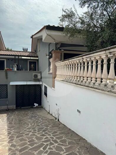 Casa con 6 locali in vendita in PorzionediBi, Ardea